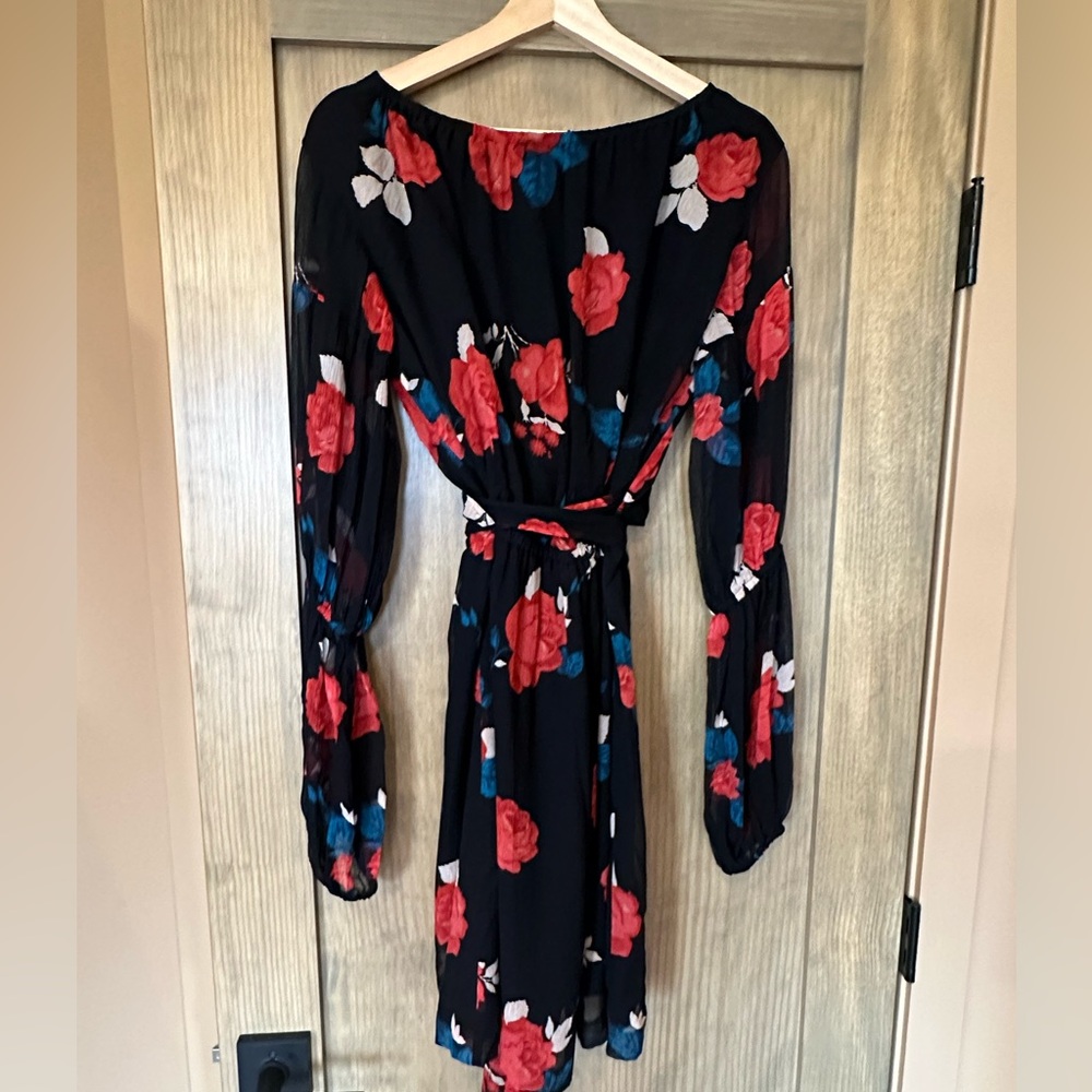 Club Monaco silk long sleeve tie dress